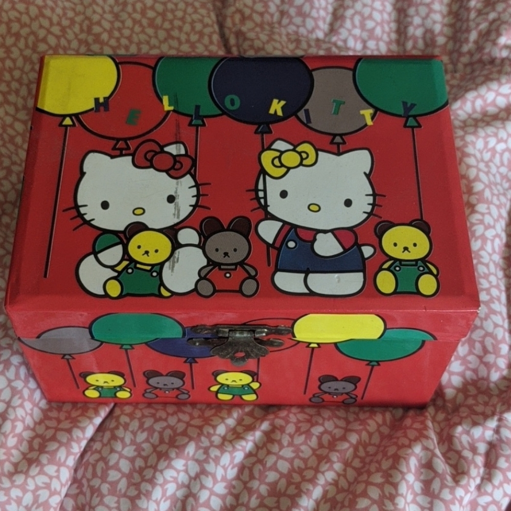 Hello Kitty Music Box